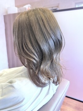 ラ ブリエ 成田公津の杜(La briller) 脱白髪染め