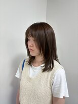 ビーグレイス&nbsp;軽めレイヤーカット×20代チョコブラウンセミディ