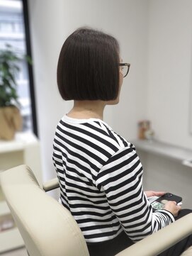 ルネ(Rune) アゴ上ボブ／白髪染めブラウンカラー