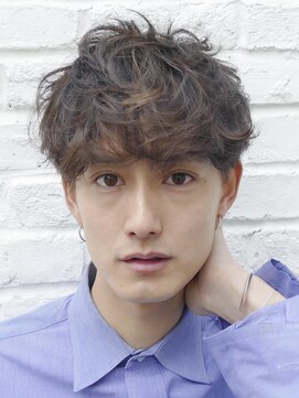 フィフス トウキョウ (fifth TOKYO) ルーズパーマシャドウパーマ波巻きパーマ刈り上げ束感マッシュ