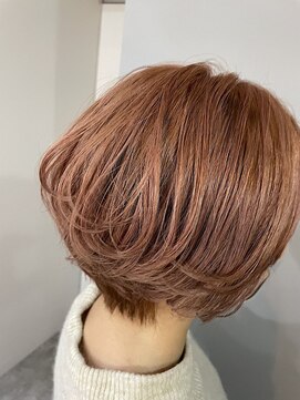 シア(sia) ピンクベージュショートショートボブbobハイトーンブリーチ