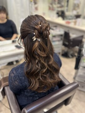 ジャムスタイリングハウス(JAM STYLING HOUSE) ハーフアップアレンジ