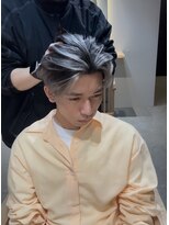 カミュー 高岳(CAMUE) 全頭ブリーチベース×シルバーバレイヤージュセンターパート
