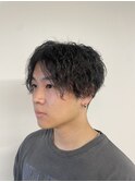 センターパート×スパイラルパーマ