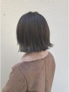 レボルトヘアー(R EVOLUT hair) 《Kim》切りっぱなしボブ　くすみカラー