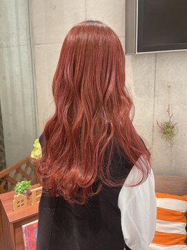 エム インターナショナル 春日部本店(EMU international) パキッとピンクカラーでお目立ち度UP！