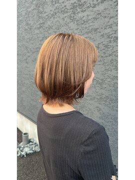 ツヅル(tsuzuru.) シフォンベージュ&レイヤーボブ