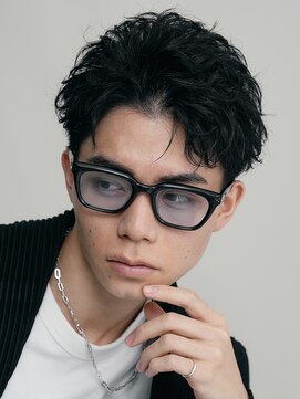 フィフス(fifth) 原宿フェザーパーマメンズカットセンターパートコンマヘアfifth