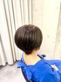 ハイセンス(hi-Sense)&nbsp;香草カラーで艶々ヘアーに　後頭部のボリュームが可愛いショート