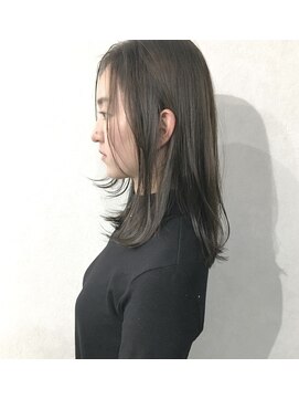 ウル(Uru) 大人可愛いミディアム