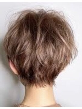 美容室マチルダ ヒロインベージュ