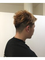 ホットライン(Hot Line)&nbsp;ツーブロック　ブリーチカラー