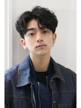 ネイビー(NAVY) センターパート×前下がりマッシュ　スパイラルパーマ