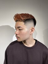 日本橋メンズレッドカラー赤髪スキンフェード　フェードカラー