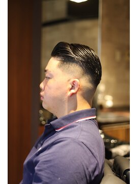 キングスマン トーキョー 国分寺(KINGSMAN TOKYO) アップバング/ツーブロック/スキンフェード[国分寺/国分寺駅]