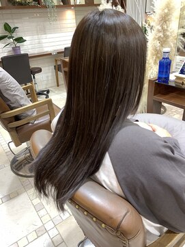 フラット 千葉(Flat.) ハイライト、アッシュグレージュ、酸熱トリートメント【千葉】