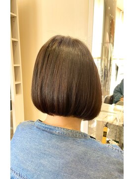 レッド(ReD) 前下がり 大人 ミニボブ 髪質改善ボブ