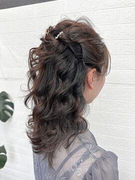 バンガロウ イー ヘア(Bungalow e hair) ハーフアップ★カーリー