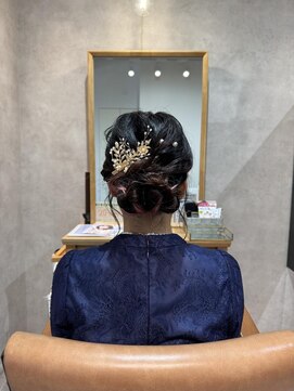 スーリール 姪浜店(Sourire) シニヨン風アレンジ