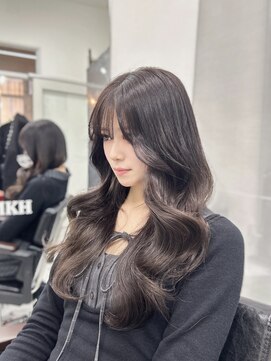 ロムーク 表参道(LOMKH) 似合わせレイヤーカット×ヴァイオレット