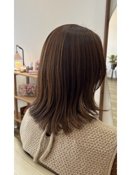 フラッフィーヘアー(FLUFFY hair) 顔周りレイヤースタイル＋デザインカラー