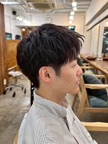 ファルベ(Farbe) ・スパイキーショートブルーブラックフェザーパーマサーフカール