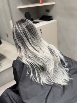 コスモス 町田(COSMOS) ホワイトシルバーバレイヤージュ