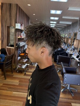 イエローコーン 金沢文庫店(YELLOW CORN) メンズハイライト/メンズパーマ/ツイストスパイラル/パーマ