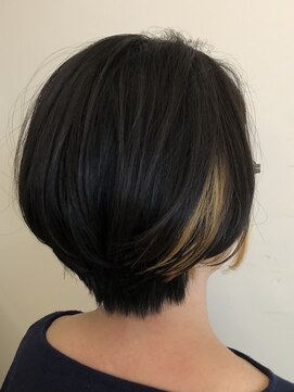 ピンキーウエスト 個性派ハンサムショート