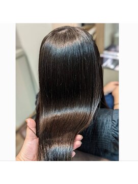 ナンバー ジェミカ 札幌(N° jemica) 大人かわいいエギョモリ ミルクティーブラウン ひし形シルエット