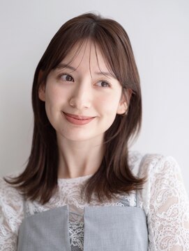 ガーデンヨコハマエスト(GARDEN YOKOHAMA est) ストレートミディアム　美髪　切りっぱなし　丸型　卵型