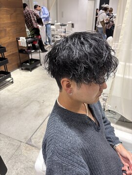 ミリ(milli Produce by ITAKURA) 波巻きツイストスパイラルパーマ