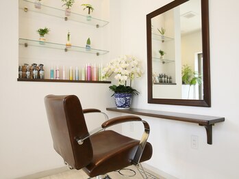 ヘアアンドネイル スウィート(hair&nail SWEET)の写真/３席のみの少人数制サロン★一人ひとりに合わせた薬剤選定、ベテランスタイリストの提案と技術が定評◎