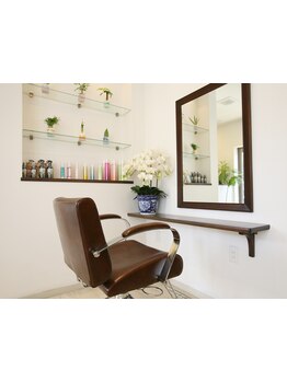 ３席のみの少人数制サロン★一人ひとりに合わせた薬剤選定、ベテランスタイリストの提案と技術が定評◎