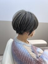 ソエル(Soell)&nbsp;ハイライト 髪質改善 ショート シルバー 脱白髪染め白髪ぼかし