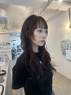 メゾンアメリナンバーツー(Maison Amelie N°2) 顔まわりカット　ロングウルフ　ハイレイヤー