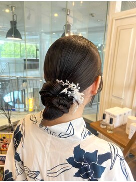 ロンド(RONND) タイトシニヨン