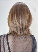 顔周りレイヤーミルクティーくびれヘアボブミディアム_ba483333