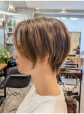 軽やかレイヤーのハンサムショート