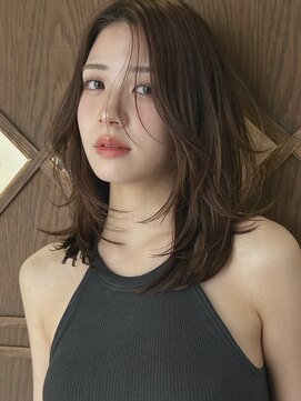 ブリンク(blink) オリーブベージュケアカラー10トーンレイヤーミディ前髪なし