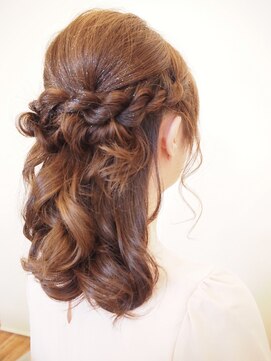 デイジー(Daisy) 可愛いゆるふわハーフアップ