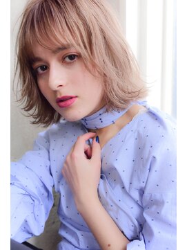 アリー 原宿 表参道(ALLY) [ALLY阿部]透明感バツグンなベージュ×切りっぱなしボブ