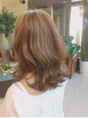 ミディアム外まきヘアー