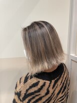 シダ(sida)&nbsp;【sida 保住】バレイヤージュグレージュ