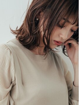 ダブル(W) ツヤっとまとまるくびれヘアー　髪質改善ストレート