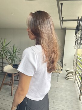 リバレッジ 広尾(Leverage) 【広尾、恵比寿】担当：東田　外国人風フェイスレイヤーヘア