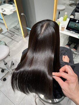 ロンドメリア 天神大名店(Lond Melia) ★グレージュカラー斜めバングデザインカラーシルキー ベージュ