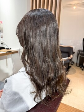 モアナ 逗子(MOANA) 艶感抜群秋ベージュカラー