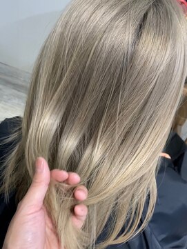 ラゴム 池袋(LAGOM) ブリーチ2回ハリウッドトリートメント[池袋/髪質改善]