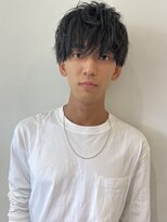 イル(ill)&nbsp;メンズ ミディアム 束感 黒髪